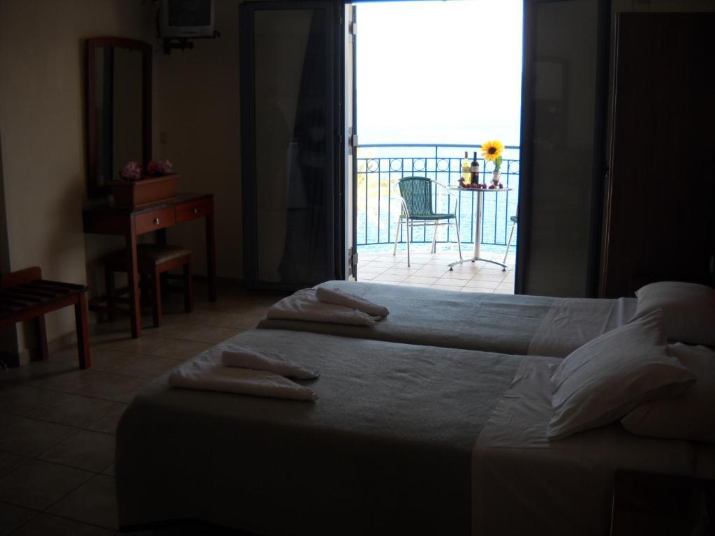 Olive Bay Hotel Agia Efimia Quarto foto
