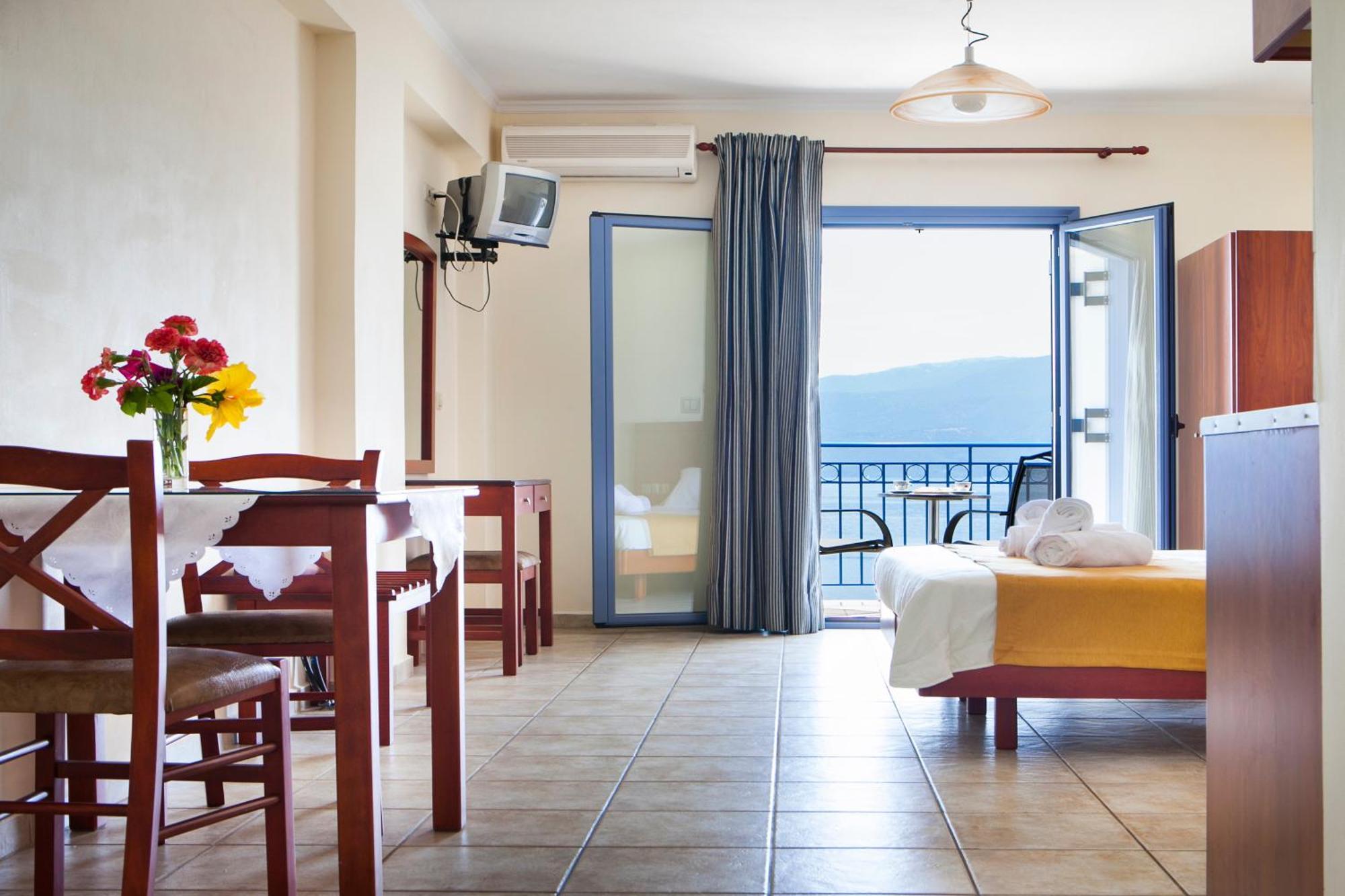 Olive Bay Hotel Agia Efimia Quarto foto