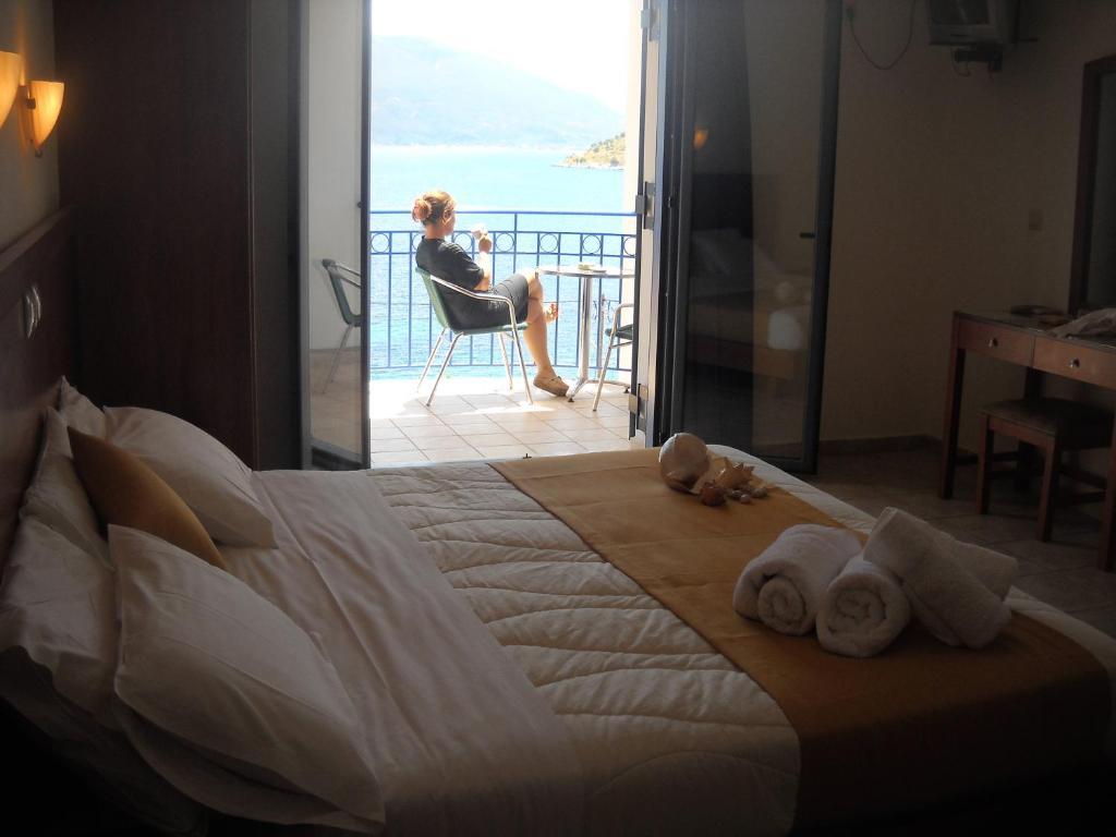 Olive Bay Hotel Agia Efimia Quarto foto