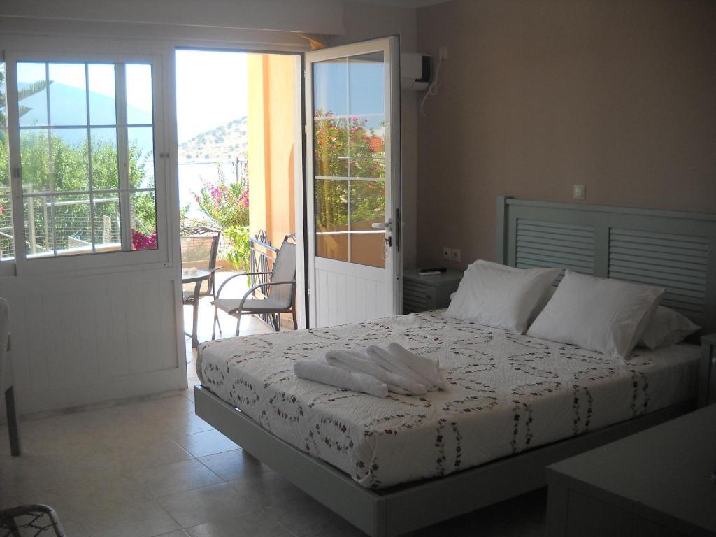 Olive Bay Hotel Agia Efimia Quarto foto