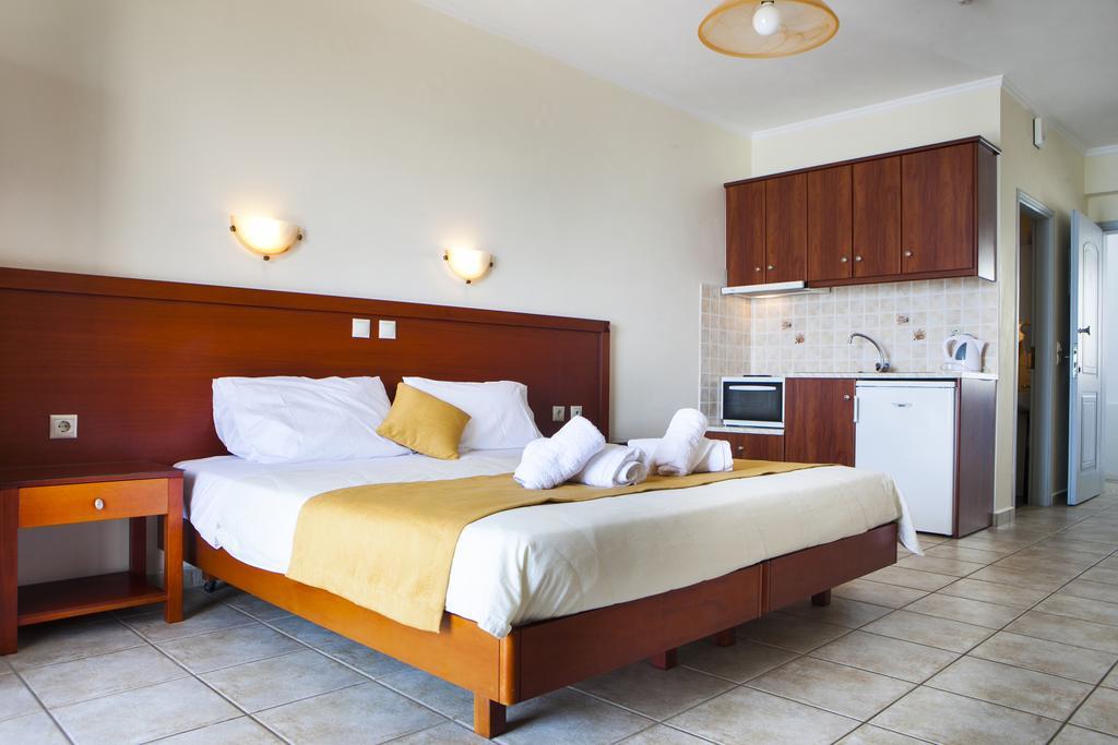 Olive Bay Hotel Agia Efimia Quarto foto